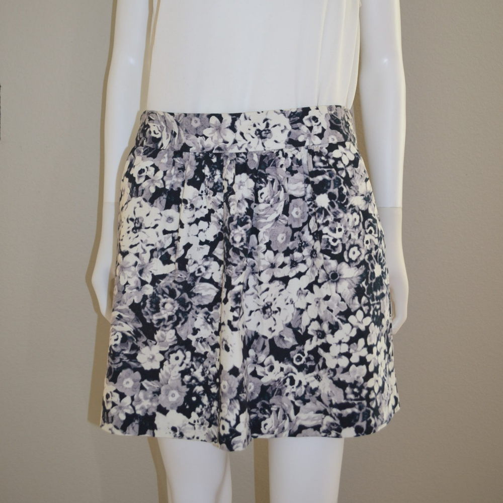 GAP Black, White & Grey Floral Print Skirt